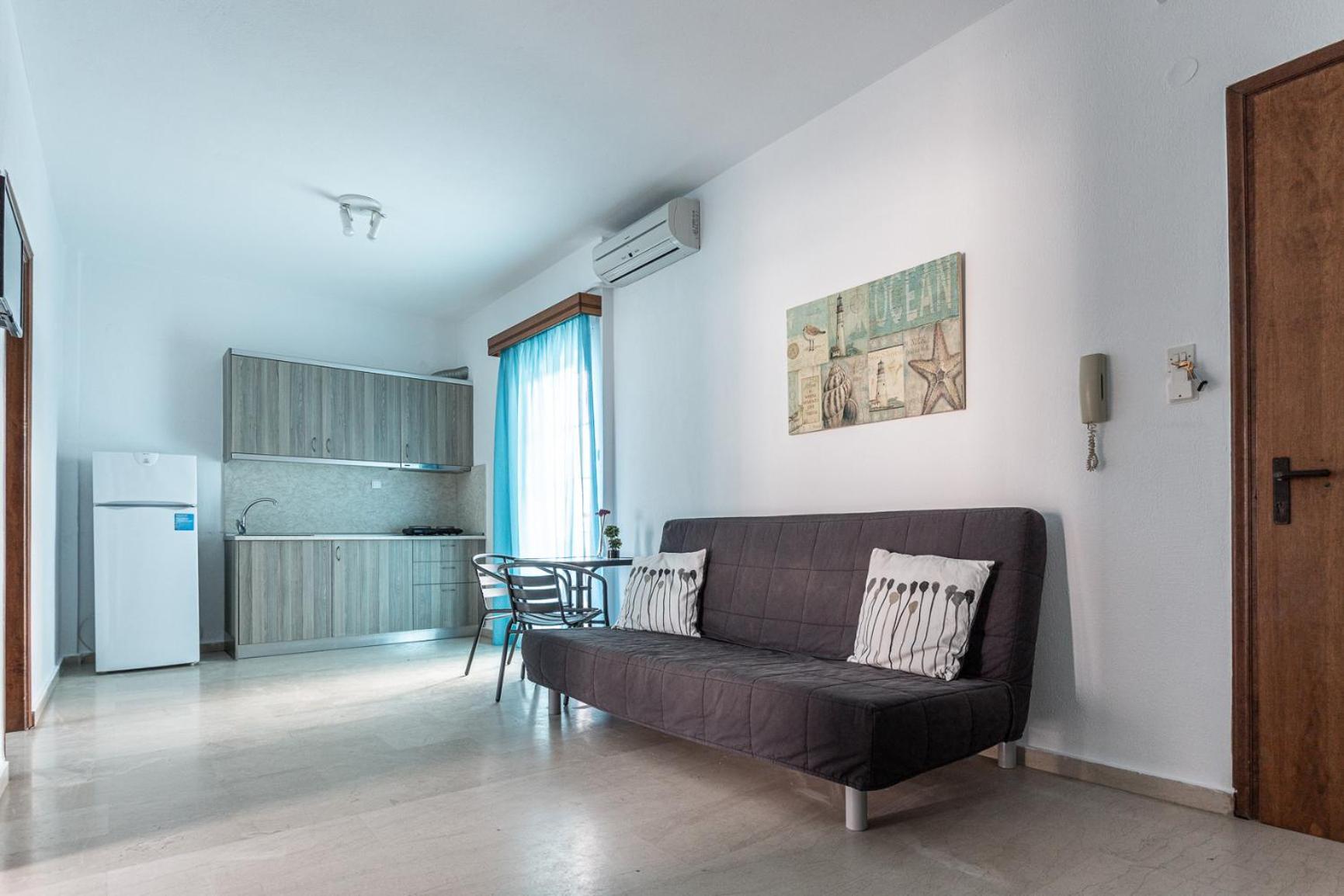 Mike'S Apartments 尼欧波洛伊 外观 照片