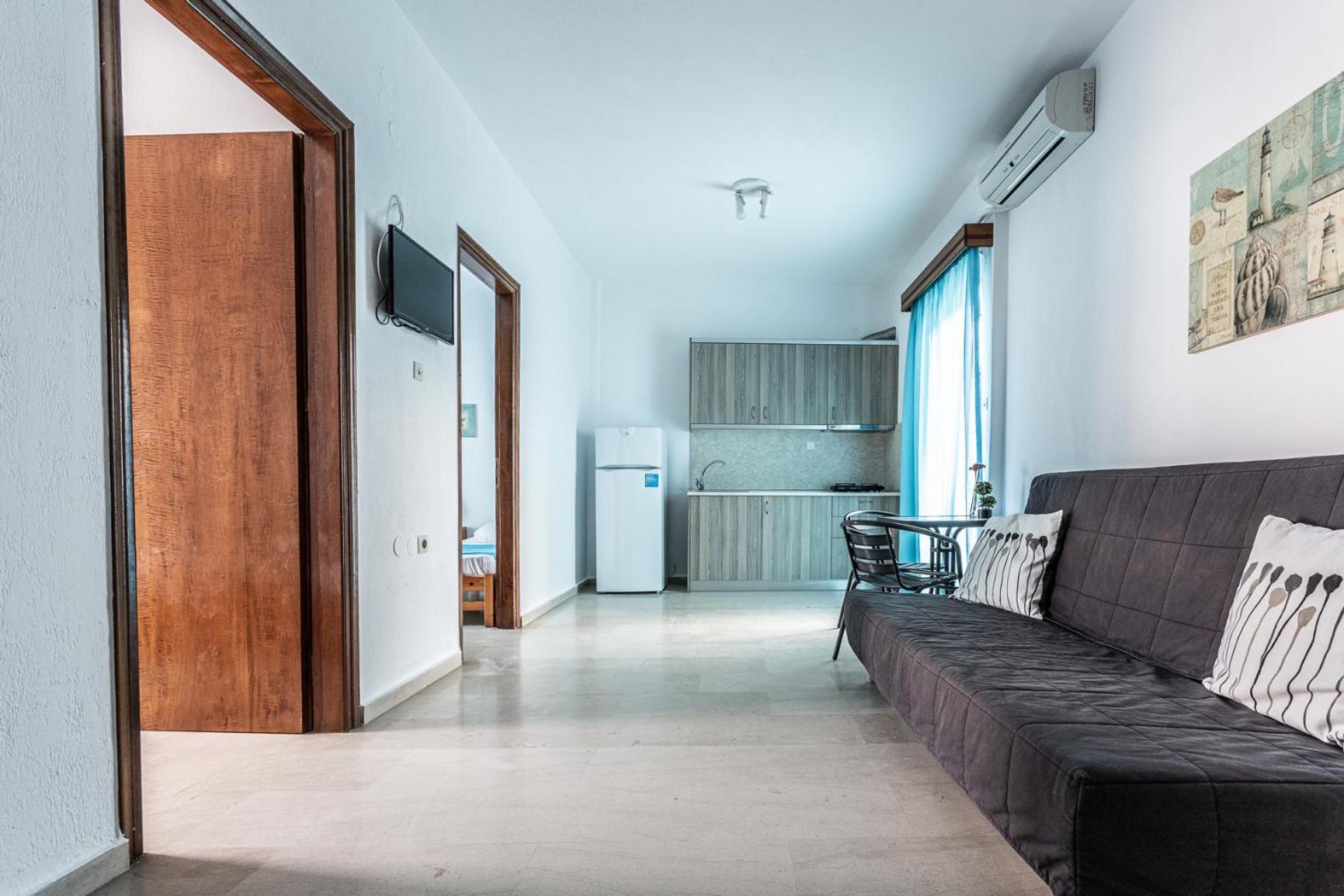 Mike'S Apartments 尼欧波洛伊 外观 照片