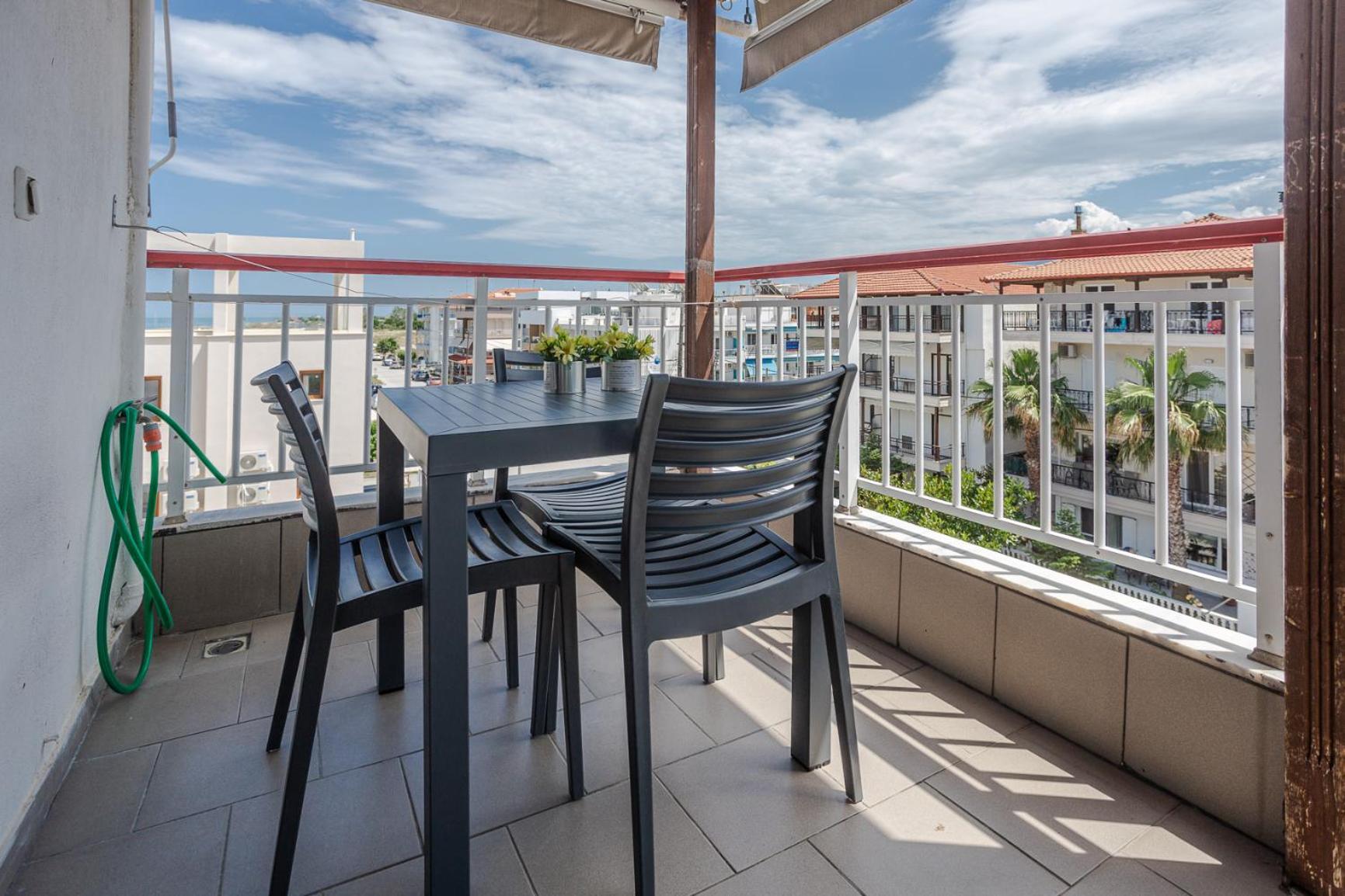 Mike'S Apartments 尼欧波洛伊 外观 照片