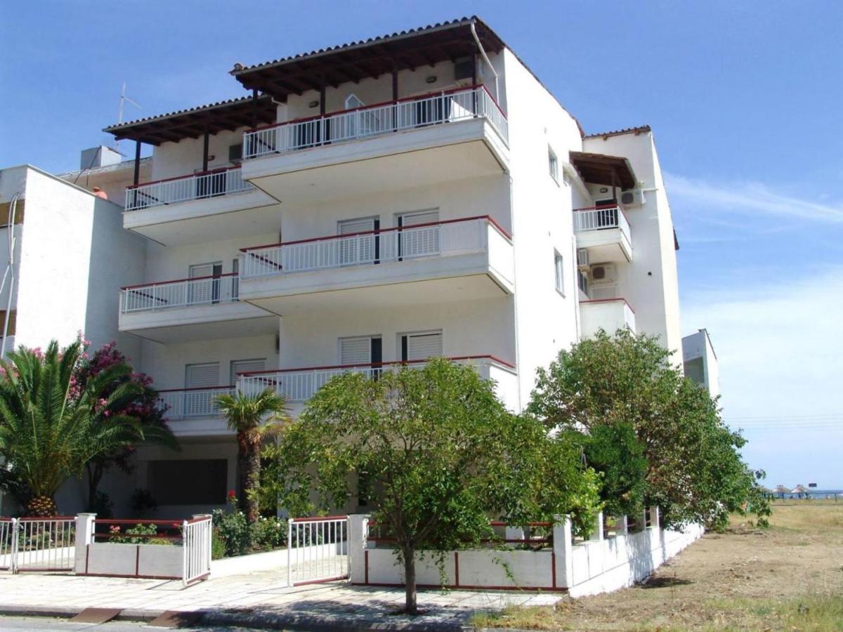 Mike'S Apartments 尼欧波洛伊 外观 照片