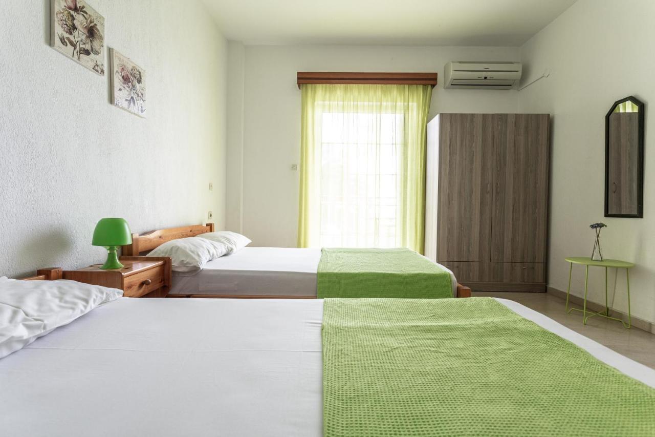 Mike'S Apartments 尼欧波洛伊 外观 照片